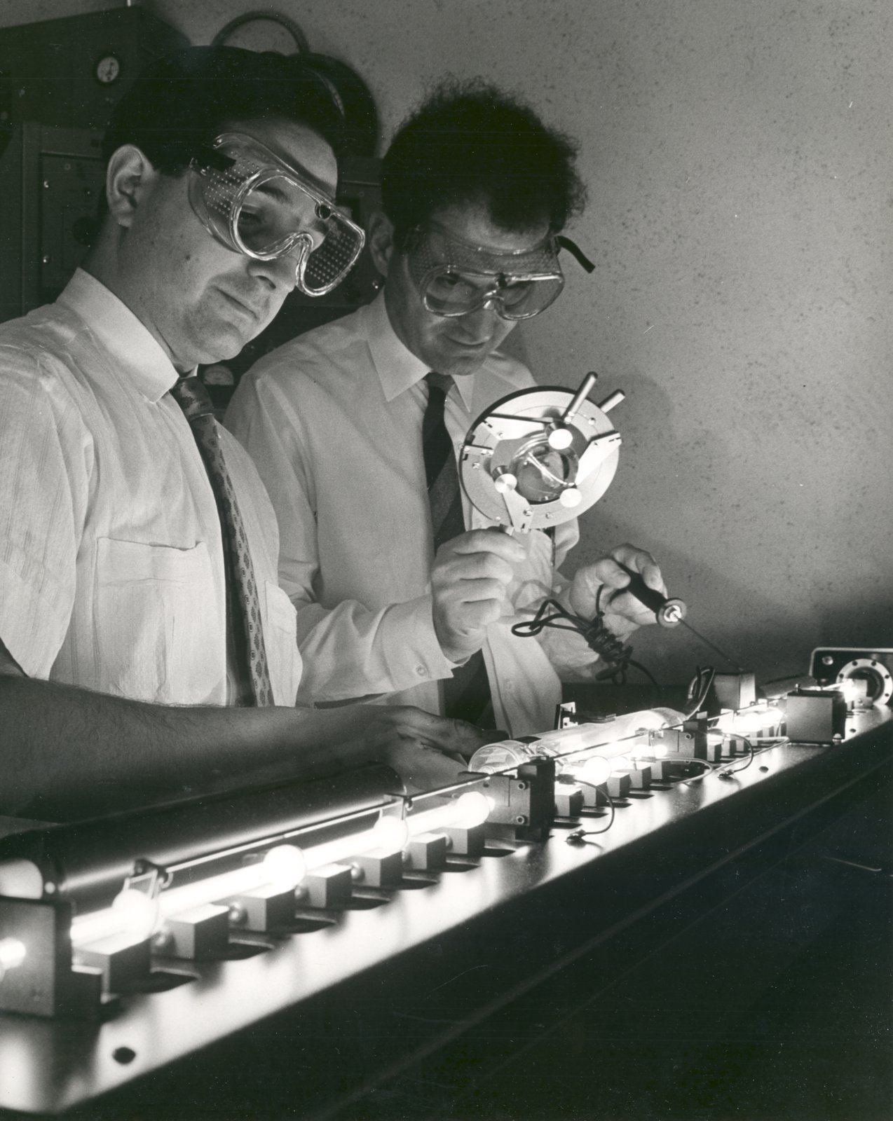 Experiment Performed at the ERCs Space Optics Laboratory - GPN-2002-000216.jpg